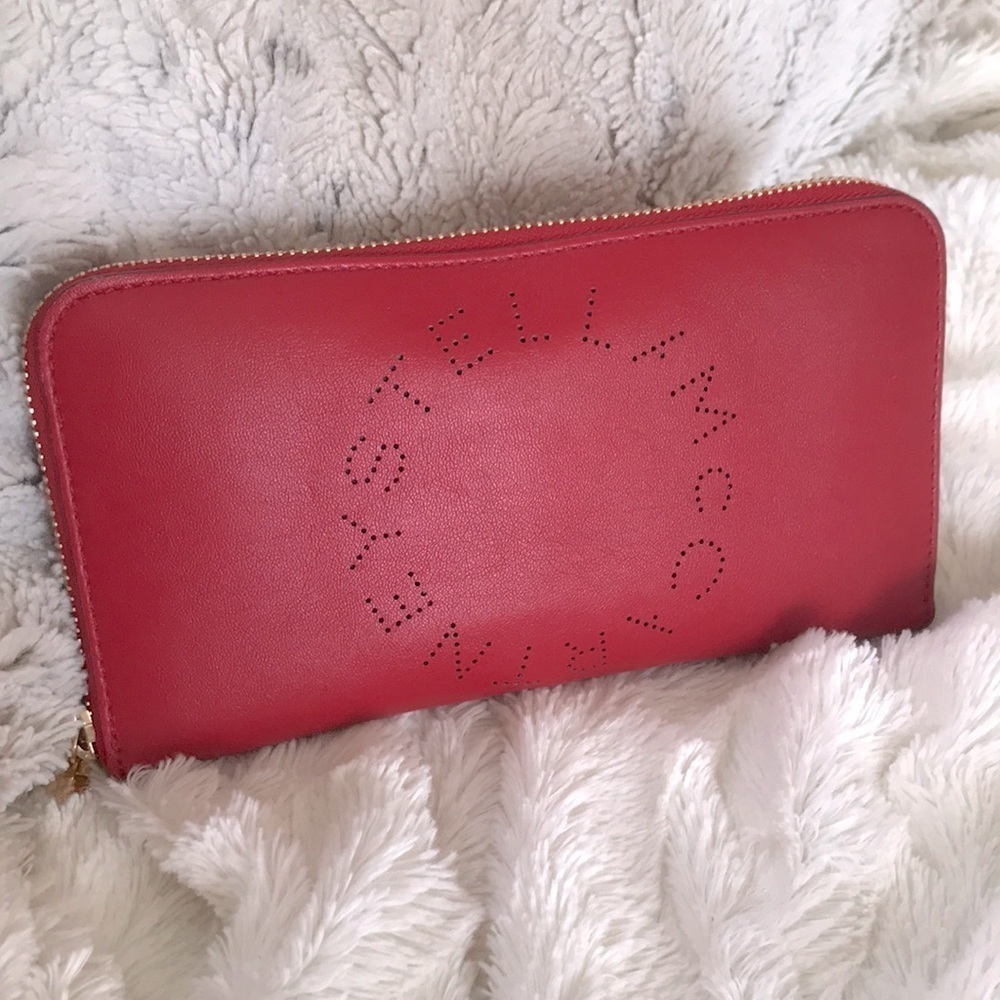 Authentic Stella McCartney✨Host pick✨ logo Zip around wallet